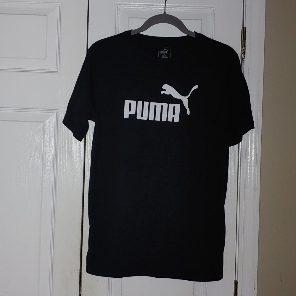 Puma black short sleeve t-shirt Sz XL (18-20)